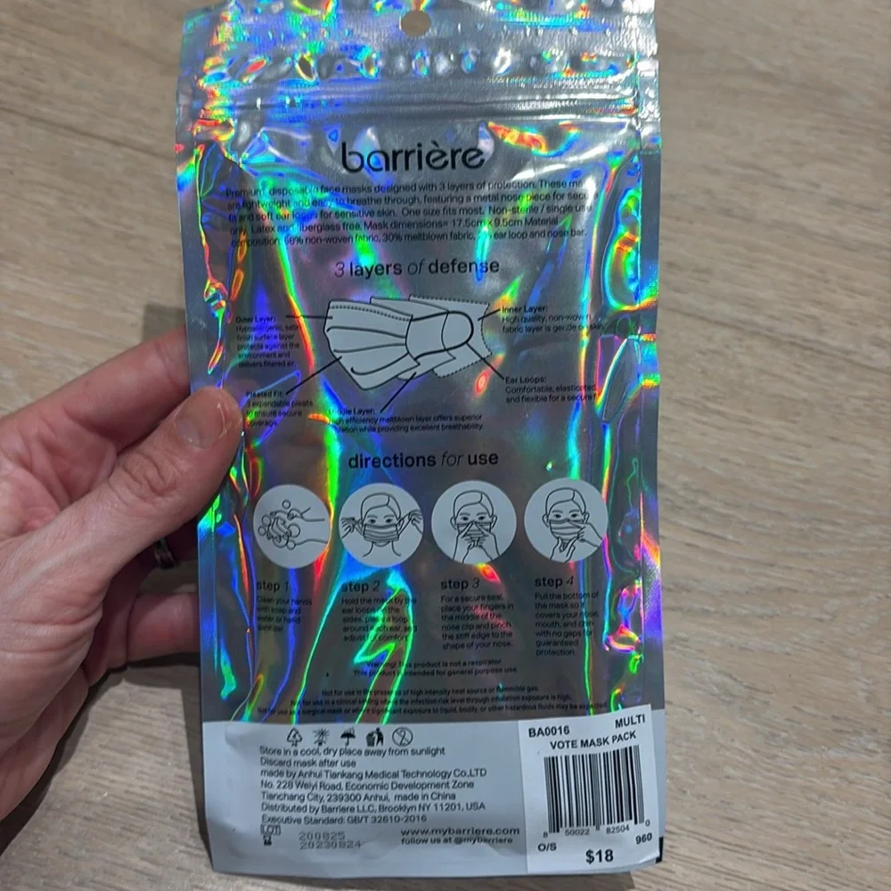 NWT Barriere Premium Disposable Face Masks in VOTE